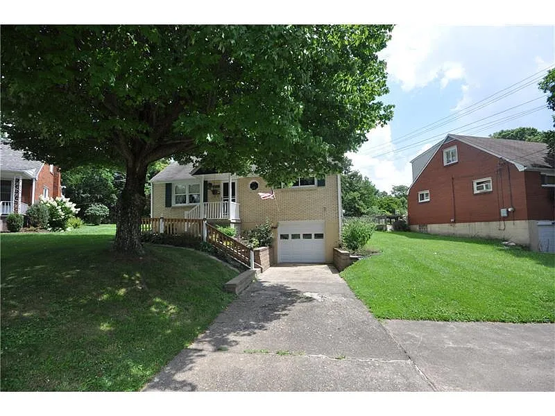 2710 Victoria Ct photo 1