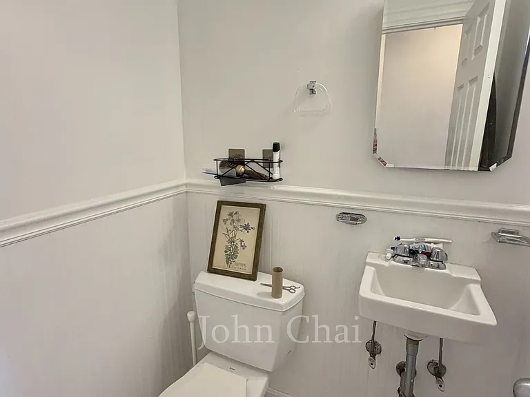 1932 Beacon St #4 — Photo 34