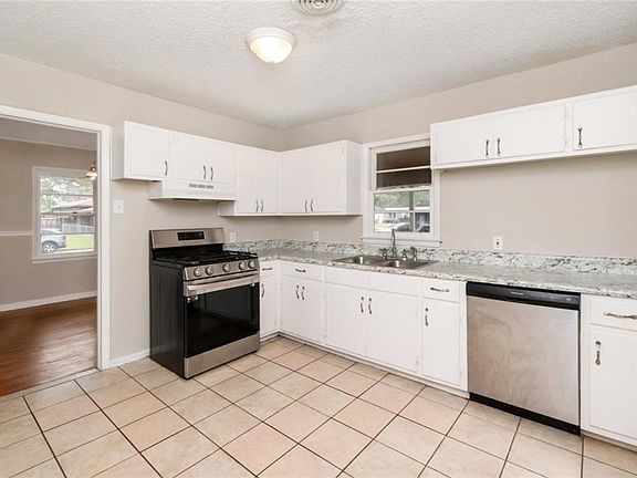 5th image of 70 Picardy St