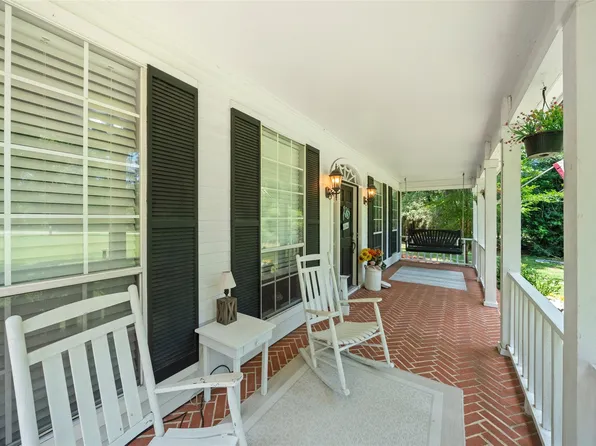 403 Westbrook St, Pinehurst, TX 77362
