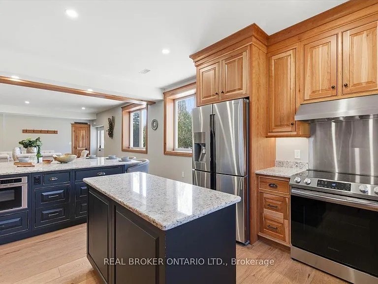 4589 Watson Rd S — Photo 11