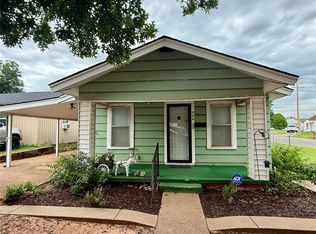 524 N 8th St, Clinton, OK 73601