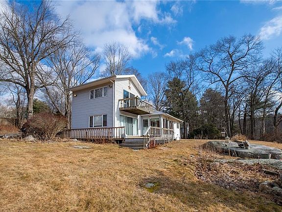 5th image of 22 Cady Ln