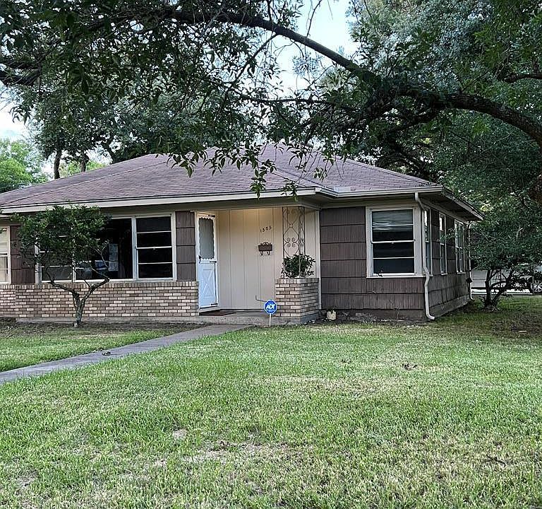 1st image of 1505 Brazos Ave
