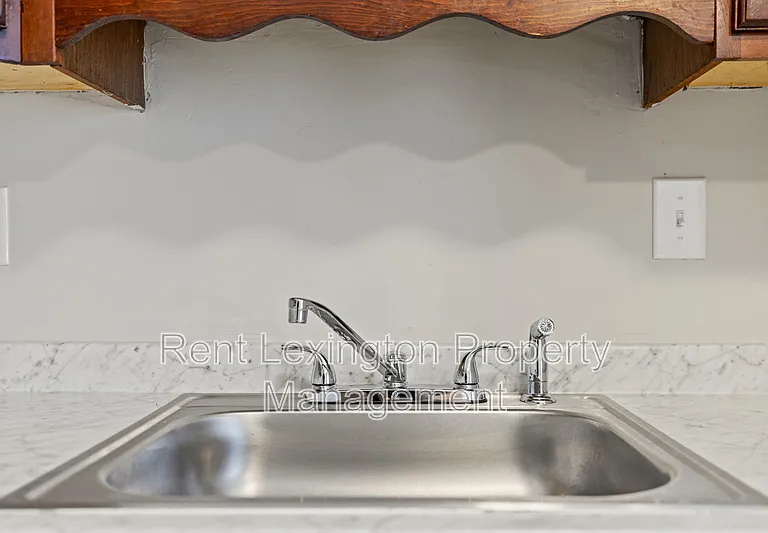 604 Hi Crest Dr — Photo 11