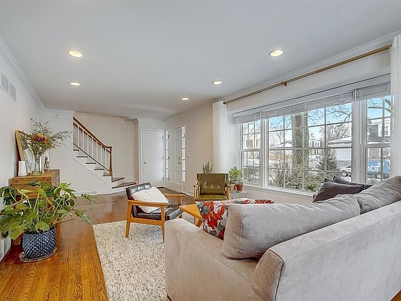 3rd image of 1138 Country Ln