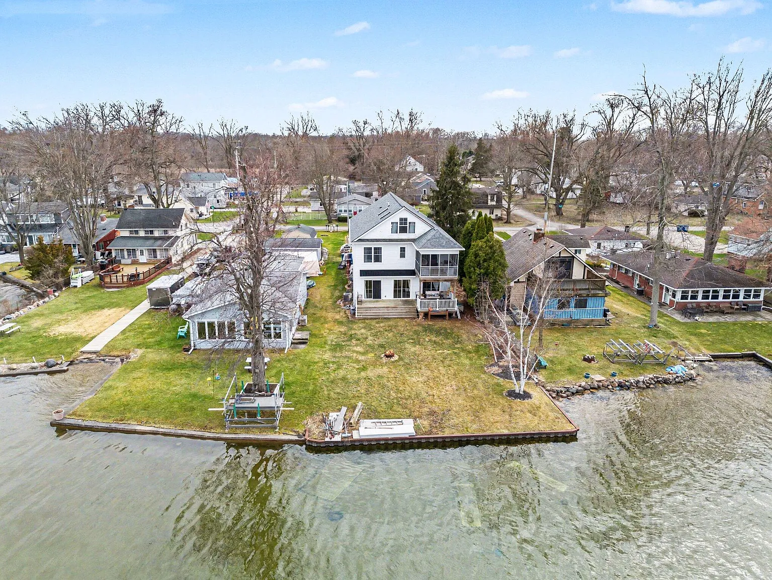 780 Beach Dr photo 1