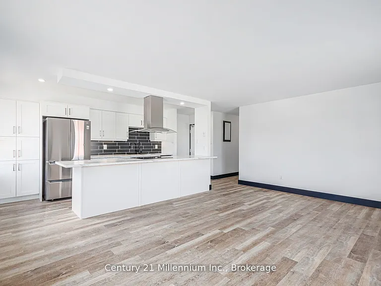 250 Hurontario St #2 — Photo 8