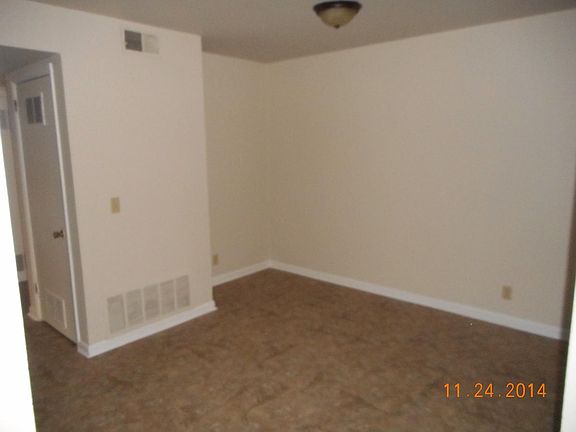 3rd image of 150 Hickory Dr