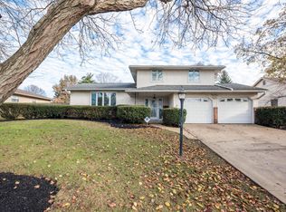 2090 Prestwick Dr, Columbus, OH 43232