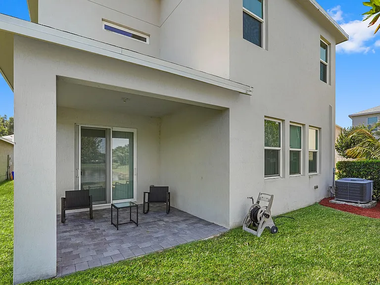 1826 Lake Cove Dr — Photo 37