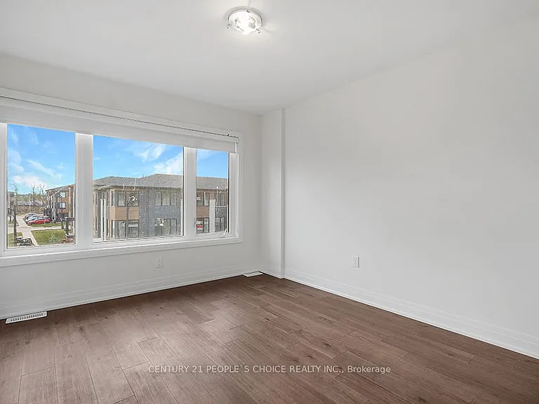 32 Humberstone Dr — Photo 21