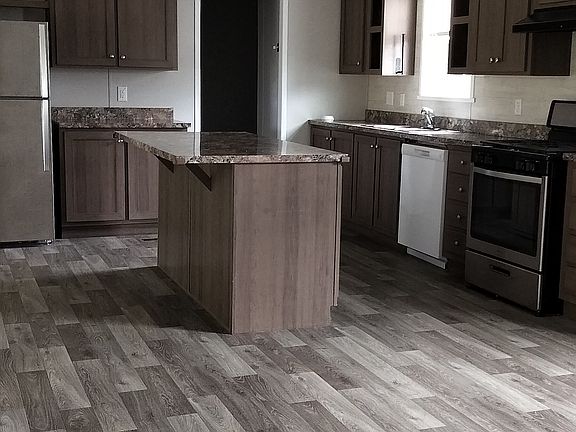 2nd image of 802 Lancaster Dr #877