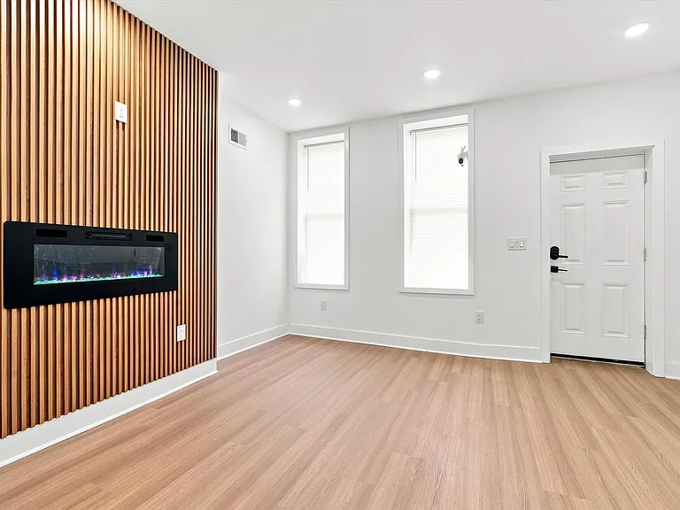 2125 N Natrona St — Photo 3