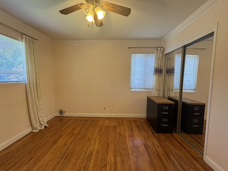1066 Heatherstone Ave — Photo 5