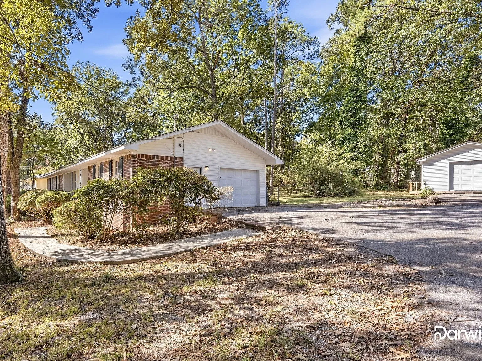 3 bed, 2.0 bath, 1610 sqft, $1,835 — Photo 2