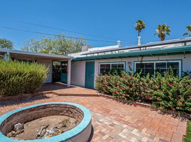 1610 E. 7th St., 5 br / 2.0 ba, $4000