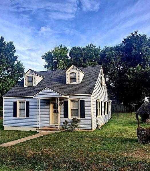 1st image of 213 Ashe St