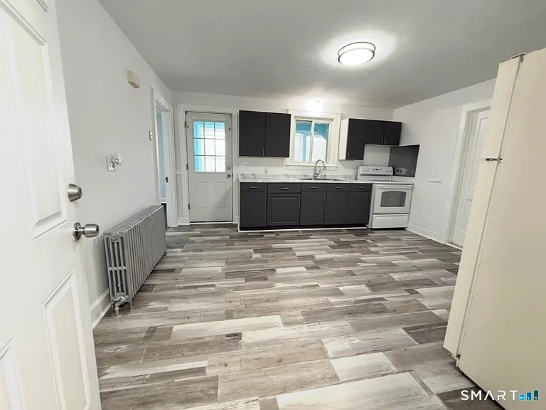 8 Garden St — Photo 4