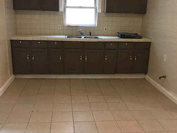 10904 S State St, Chicago, IL 60628