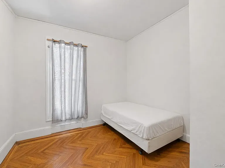 50 Westside Ave #D — Photo 3