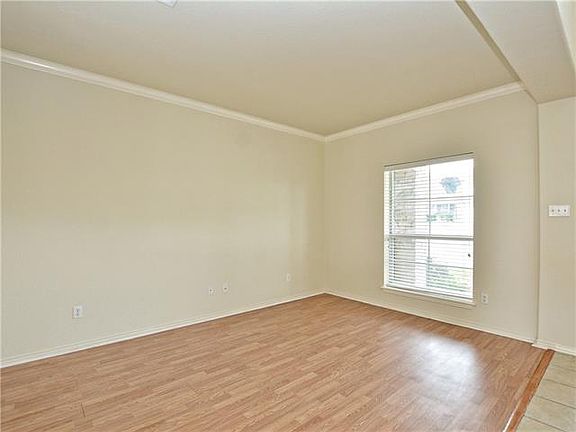 5th image of 140 Firwood Dr