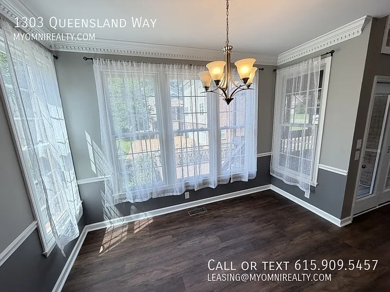 1303 Queensland Way — Photo 23