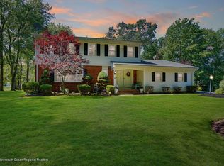 2 Gettysburg Dr, Manalapan, NJ 07726