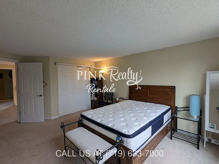 8560 Avens Cir — Photo 17