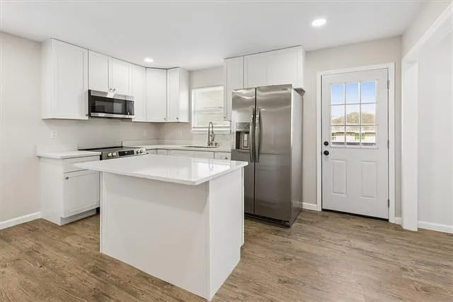 4 bed, 2.5 bath, 1561 sqft, $2,800 — Photo 4