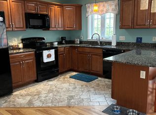 631 Warren Wright Rd, Belchertown, MA 01007