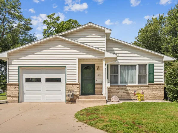 1132 Briarcliff Ln, Clinton, IA 52732