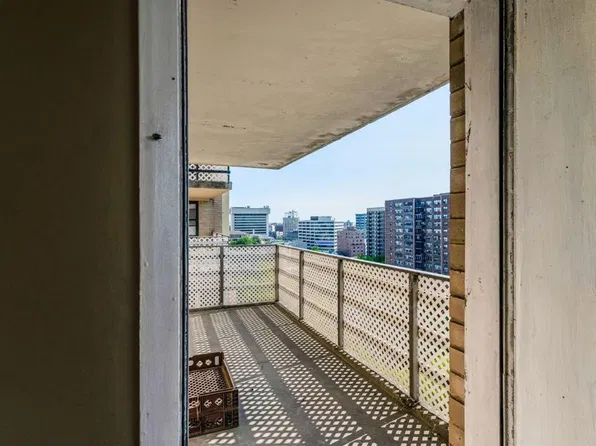 201 Saint Pauls Avenue image 1 of 6