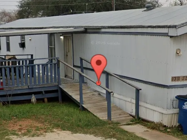 61 County Road 301 #25, Floresville, TX 78114