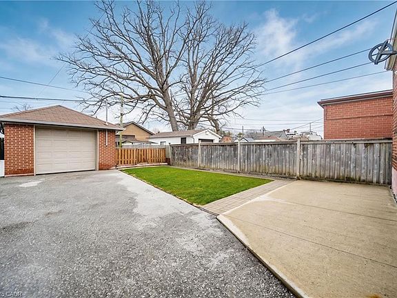 2nd image of 617 Caledonia Rd