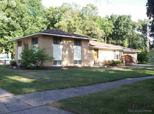 7044 Ridgedale Ln, Lambertville, MI 48144
