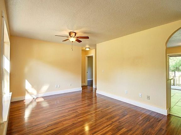 5th image of 40118 Palm St