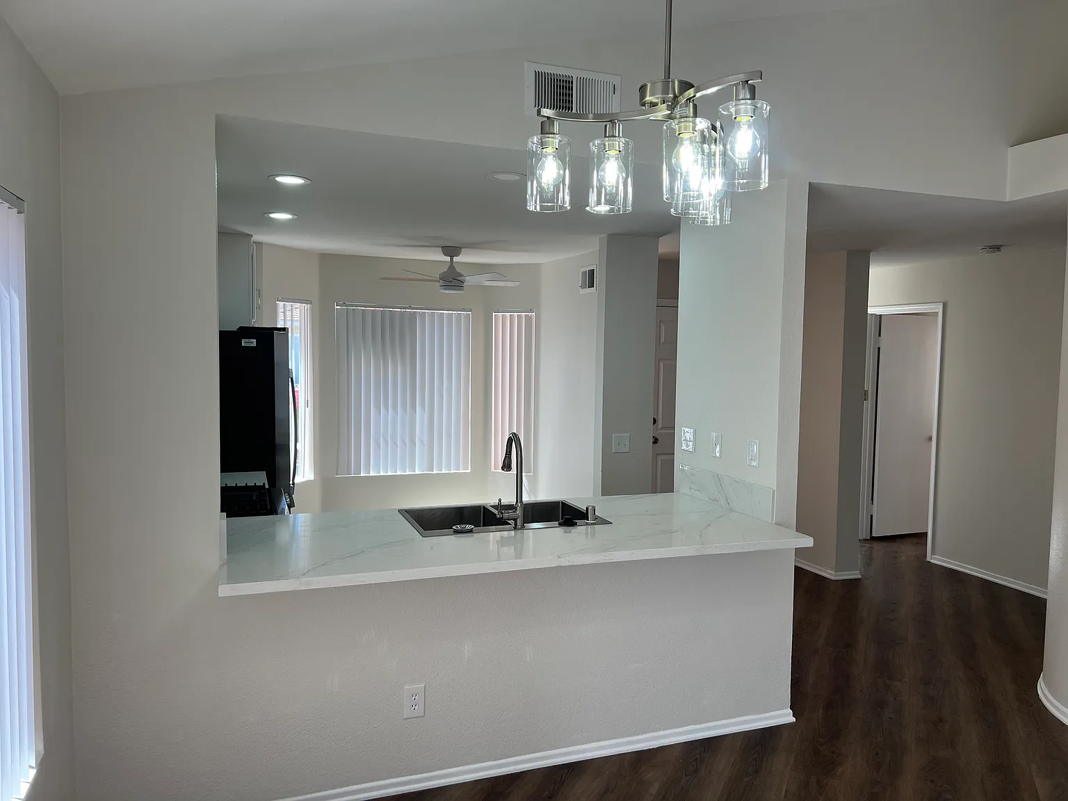 3 bed, 1189 sqft, $3,900 — Photo 4