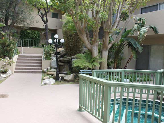5th image of 325 Palos Verdes Blvd APT 6B