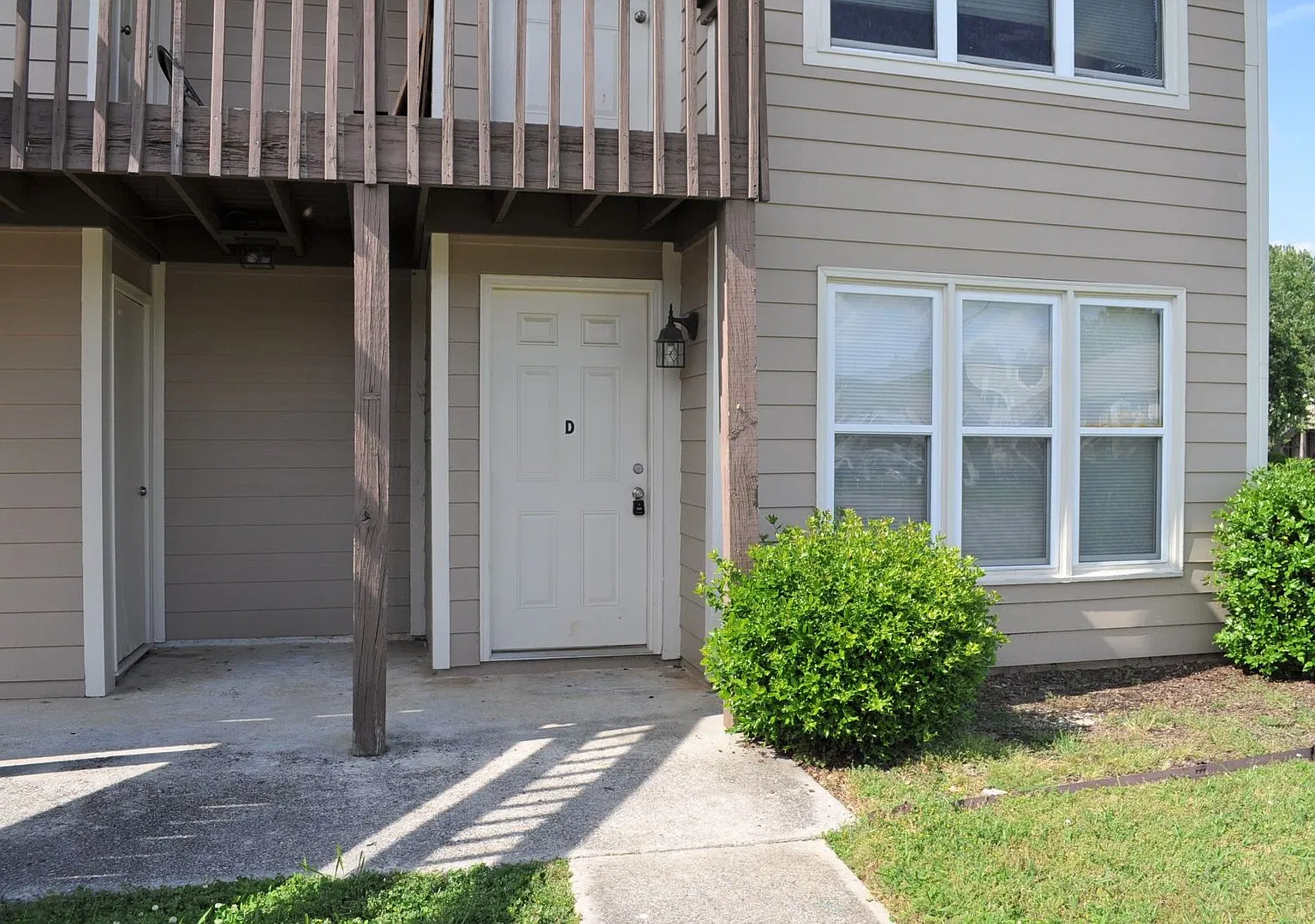 2710 Lantern Walk SE — Photo 2