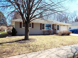2216 Elton Hills Dr NW, Rochester, MN 55901