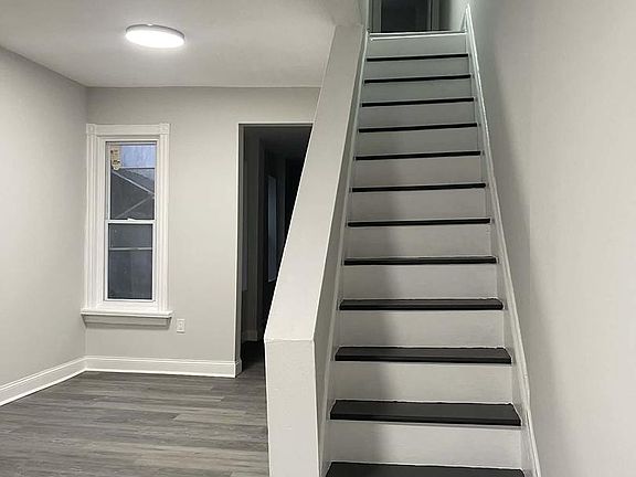 3rd image of 124 Pear St