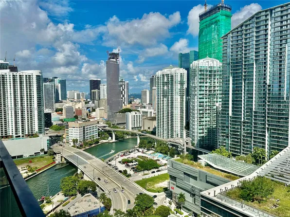 88 SW 7th St, Miami, FL