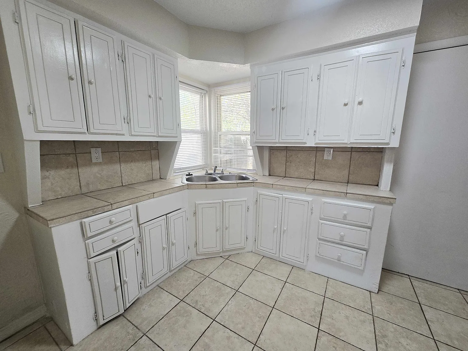2 bed, 600 sqft, $850 — Photo 4