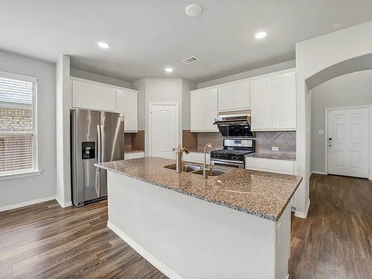 8506 Lagosta Ln — Photo 6