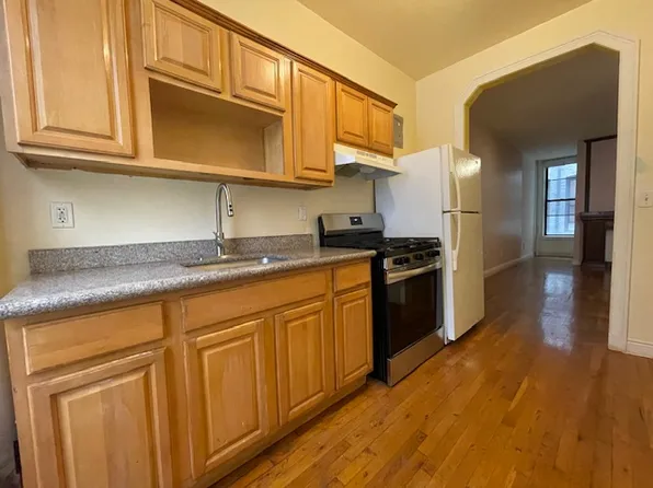 522 Fifth Street image 1 of 6