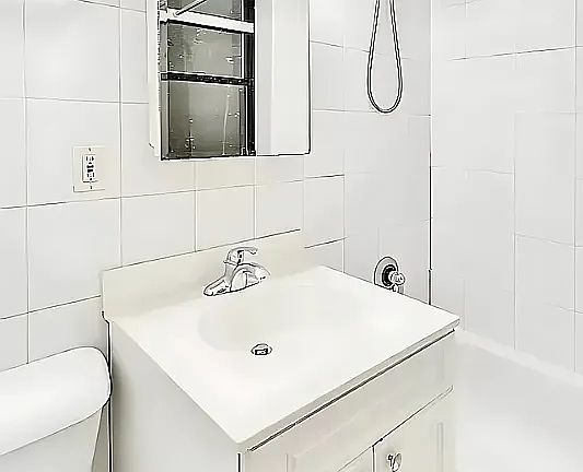 3rd image of 422 Amsterdam Ave APT 2C