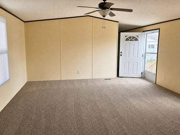 4th image of 2701 Leary Ln Trailer 82