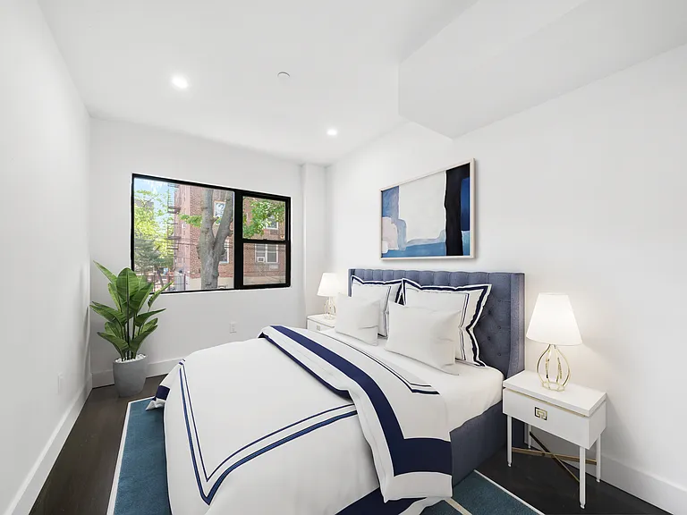 239 E 28th St #2D — Photo 1