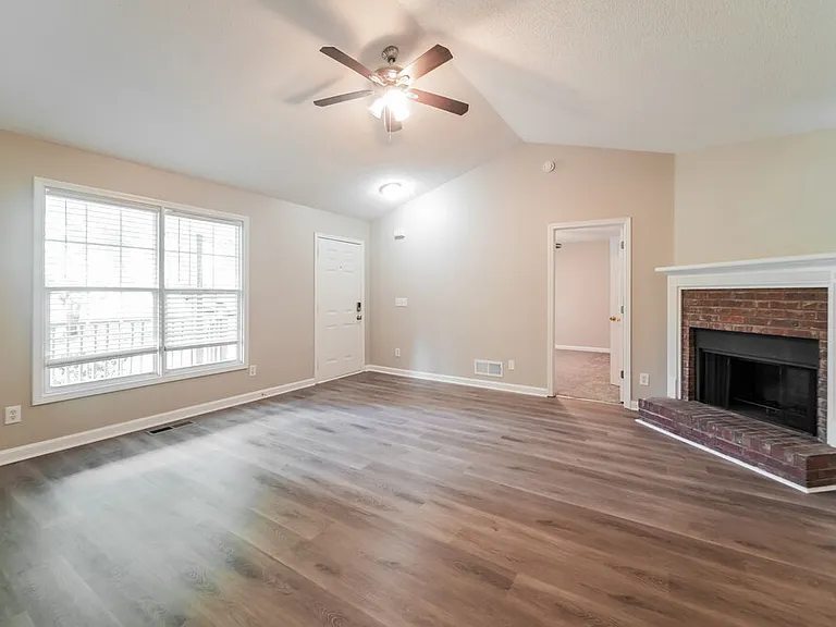 8889 Timmons Cir — Photo 4